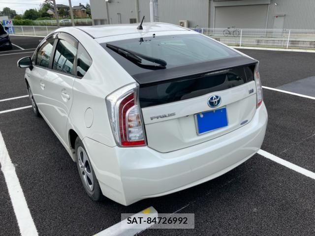 Toyota PRIUS 2012-03 8337475-3
