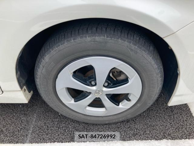 Toyota PRIUS 2012-03 8337475-6