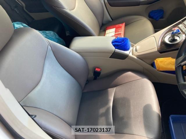 Toyota PRIUS 2014-12 8337465-13