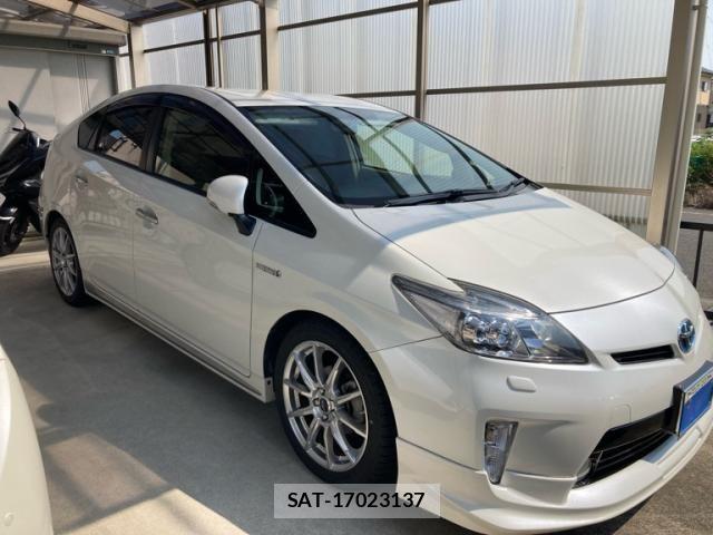 Toyota PRIUS 2014-12 8337465-2