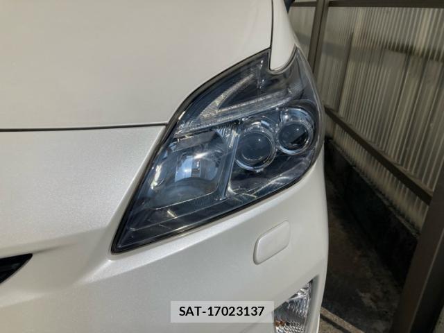 Toyota PRIUS 2014-12 8337465-4