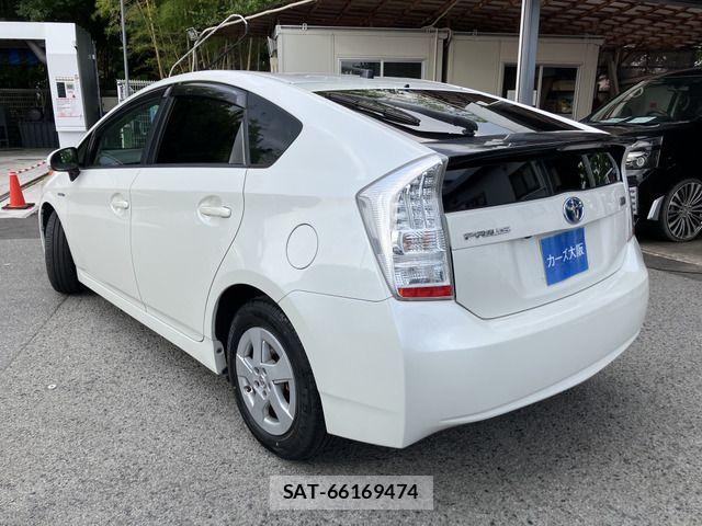 Toyota PRIUS 2009-12 8337470-3