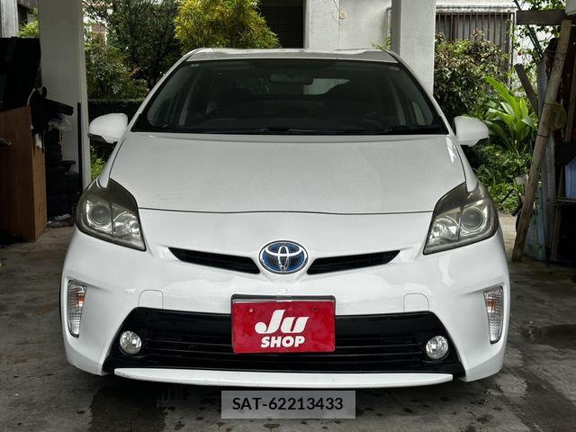 Toyota PRIUS 2015-07 8337471-1