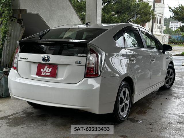 Toyota PRIUS 2015-07 8337471-3