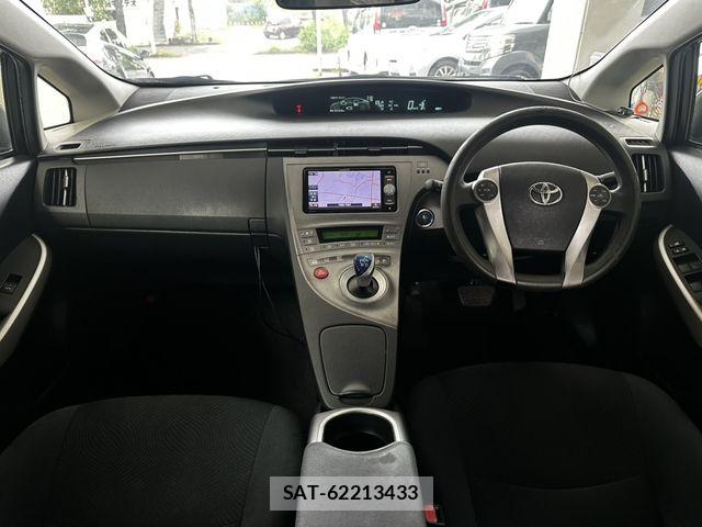 Toyota PRIUS 2015-07 8337471-6