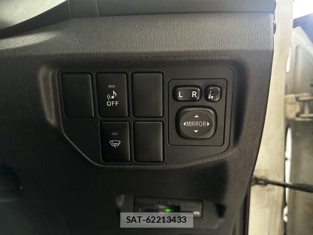 Toyota PRIUS 2015-07 8337471-7