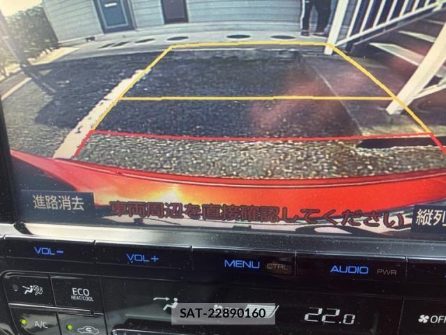 Toyota PRIUS 2018-03 8337455-23
