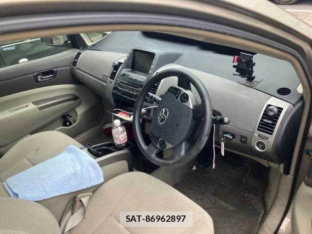 Toyota PRIUS 2006-05 8326450-13