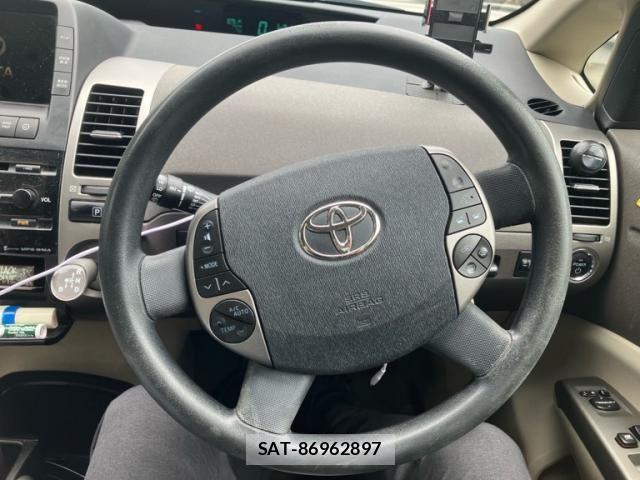 Toyota PRIUS 2006-05 8326450-17