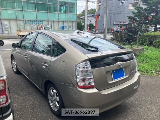 Toyota PRIUS 2006-05 8326450-2