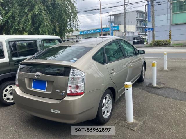 Toyota PRIUS 2006-05 8326450-3