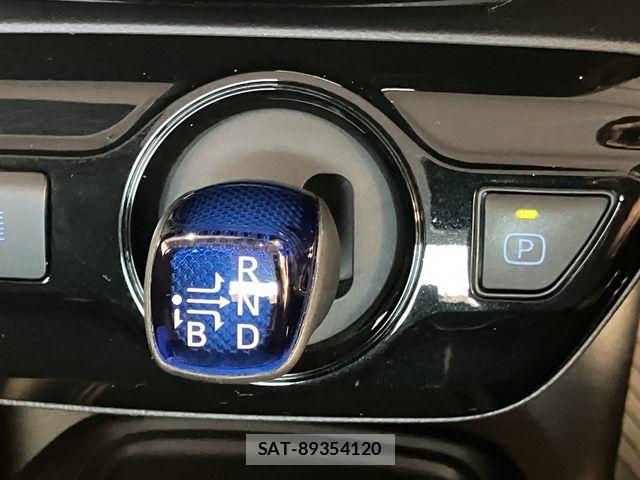 Toyota PRIUS 2021-05 8337429-15