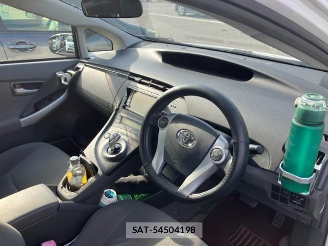 Toyota PRIUS 2010-12 8337485-9