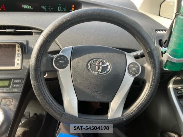 Toyota PRIUS 2010-12 8337485-13