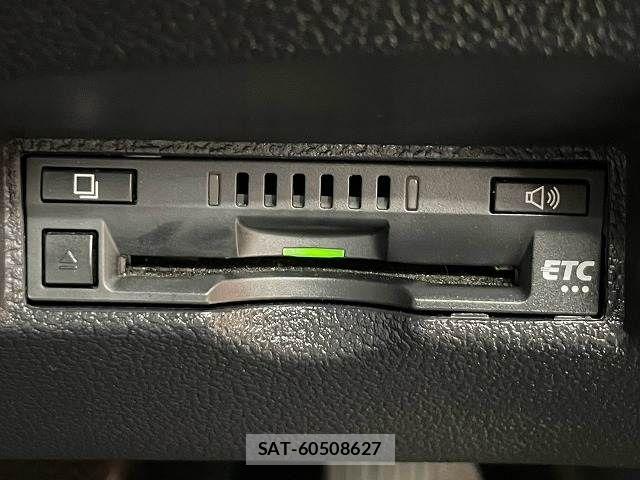 Toyota PRIUS 2017-09 8337433-9