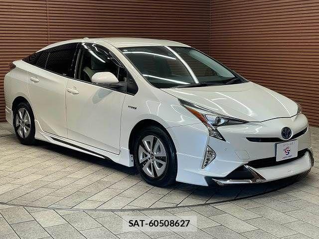Toyota PRIUS 2017-09 8337433-14