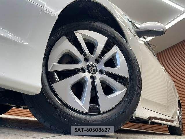 Toyota PRIUS 2017-09 8337433-18