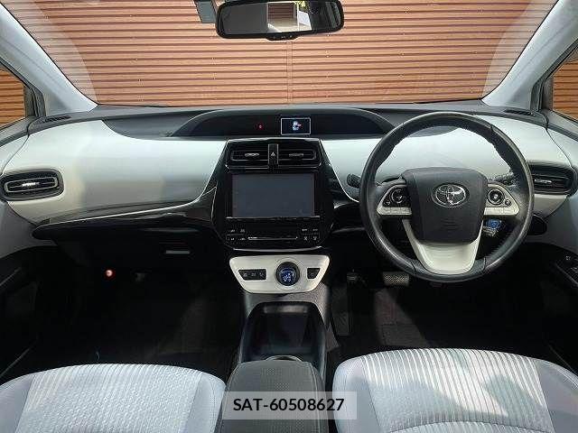 Toyota PRIUS 2017-09 8337433-2