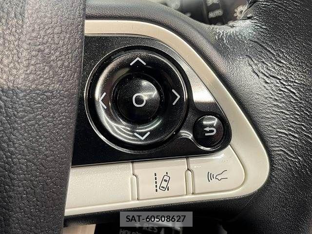 Toyota PRIUS 2017-09 8337433-8