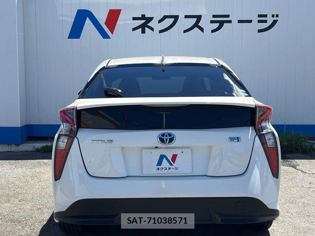 Toyota PRIUS 2016-12 8337437-15