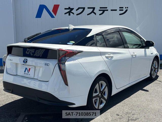 Toyota PRIUS 2016-12 8337437-17