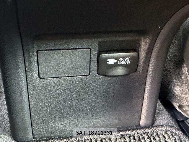 Toyota PRIUS 2023-11 8337411-24