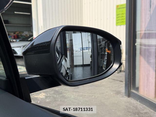 Toyota PRIUS 2023-11 8337411-26