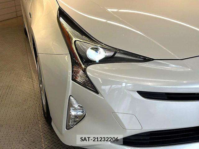 Toyota PRIUS 2017-06 8337441-11