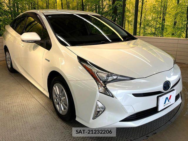 Toyota PRIUS 2017-06 8337441-15