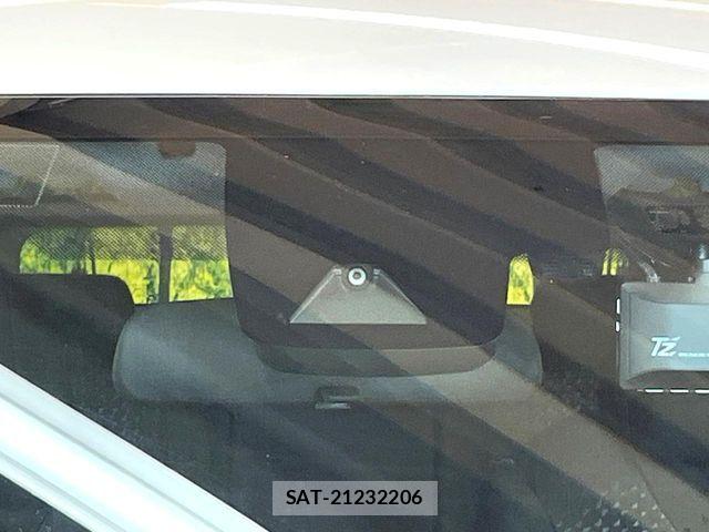 Toyota PRIUS 2017-06 8337441-2