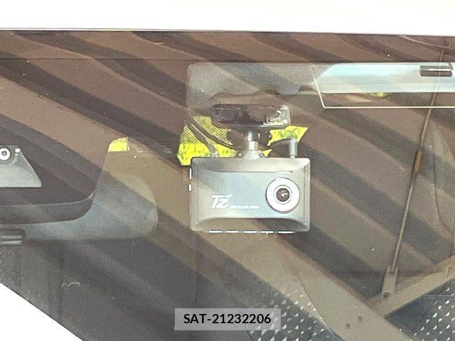 Toyota PRIUS 2017-06 8337441-6