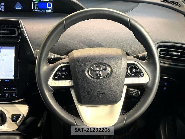 Toyota PRIUS 2017-06 8337441-7