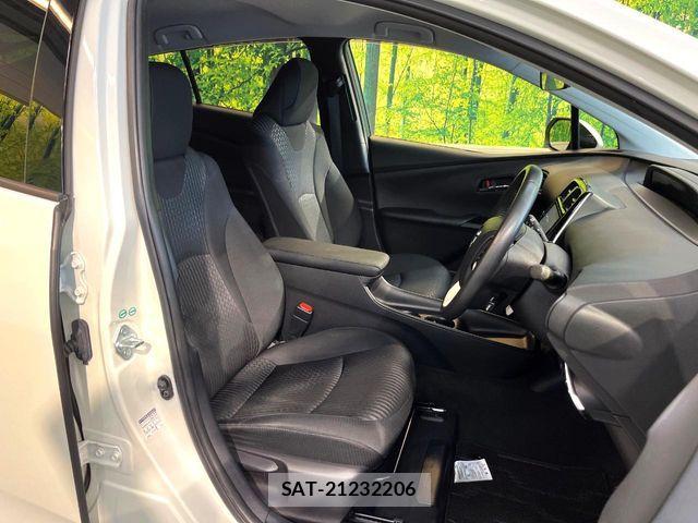 Toyota PRIUS 2017-06 8337441-8