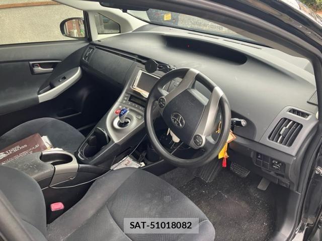 Toyota PRIUS 2012-07 8337472-18