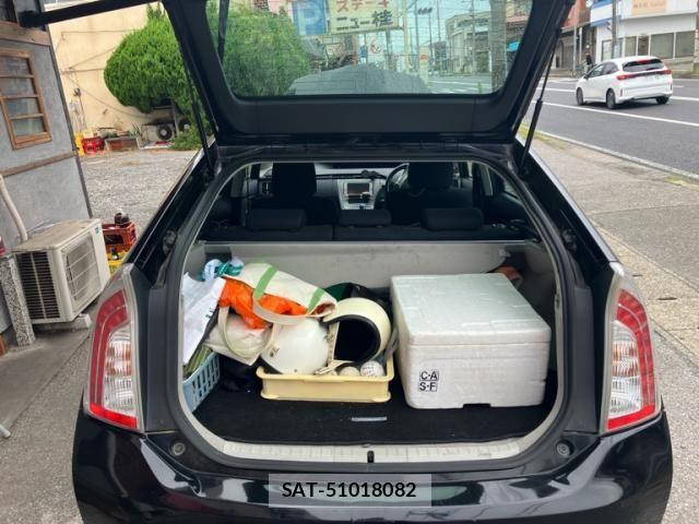 Toyota PRIUS 2012-07 8337472-20