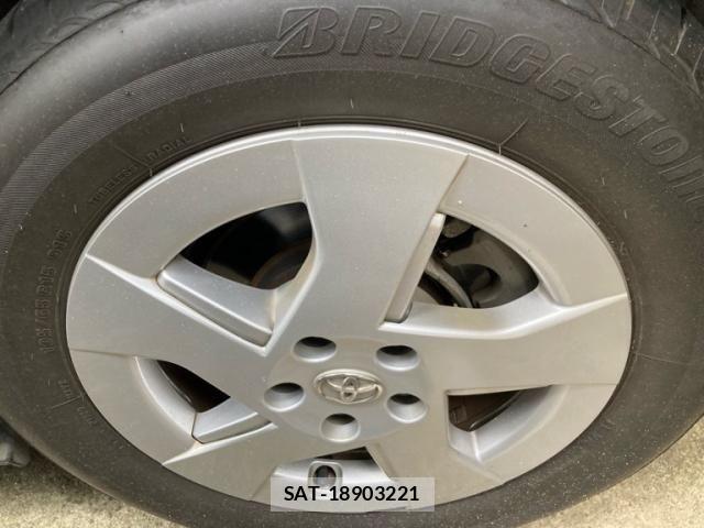 Toyota PRIUS 2011-11 8337469-11