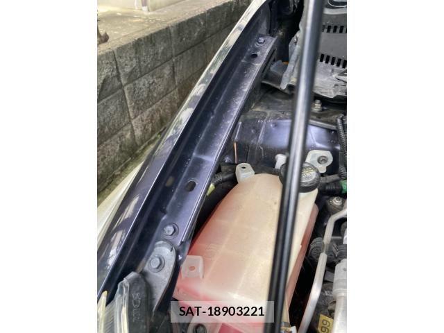 Toyota PRIUS 2011-11 8337469-21