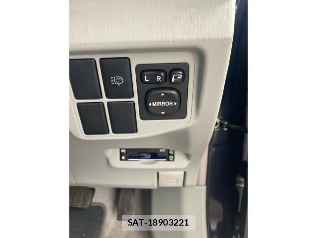 Toyota PRIUS 2011-11 8337469-22