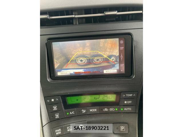 Toyota PRIUS 2011-11 8337469-26