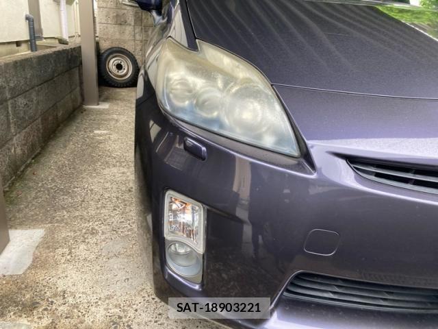 Toyota PRIUS 2011-11 8337469-3