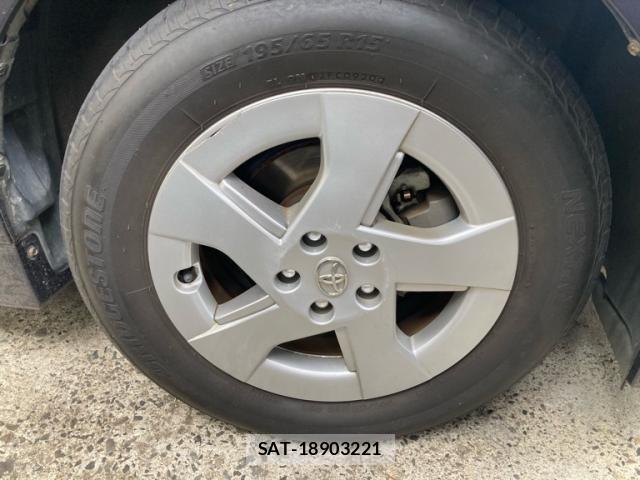 Toyota PRIUS 2011-11 8337469-4