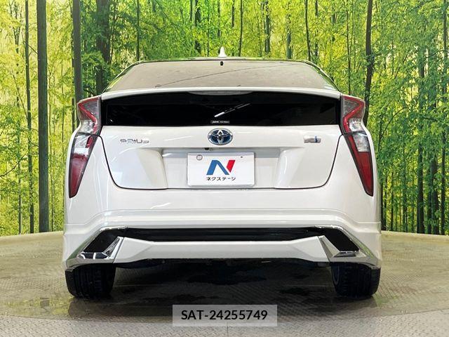 Toyota PRIUS 2016-01 8337432-14