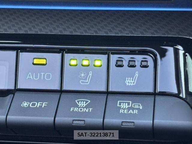 Toyota PRIUS 2023-11 8337413-14