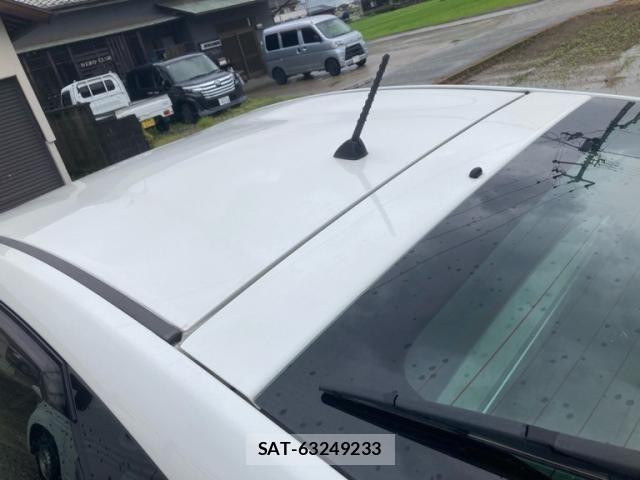 Toyota PRIUS 2010-02 8337474-11