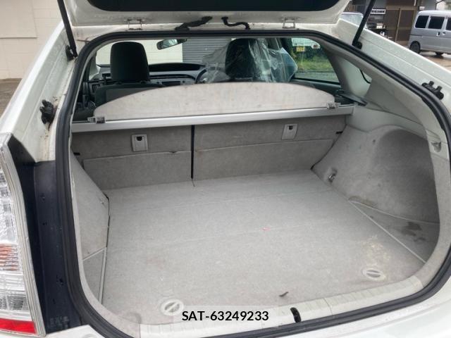 Toyota PRIUS 2010-02 8337474-12