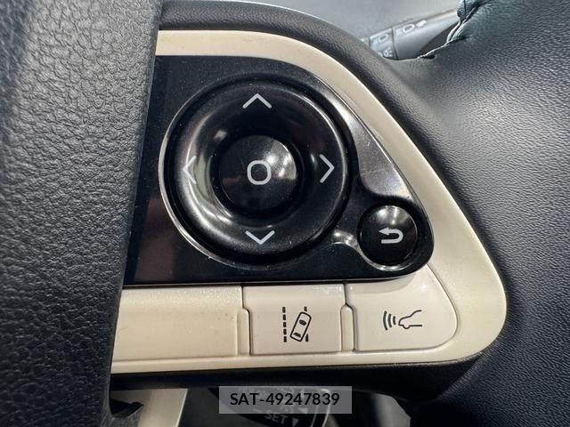 Toyota PRIUS 2017-03 8337444-13