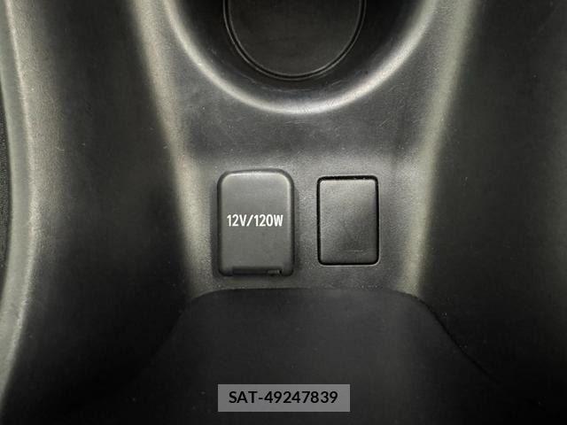 Toyota PRIUS 2017-03 8337444-26