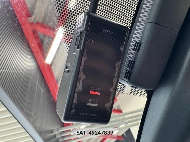 Toyota PRIUS 2017-03 8337444-28