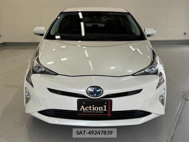 Toyota PRIUS 2017-03 8337444-2