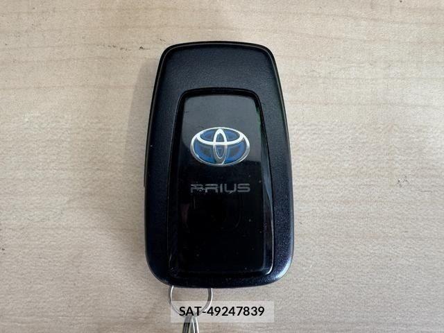 Toyota PRIUS 2017-03 8337444-29